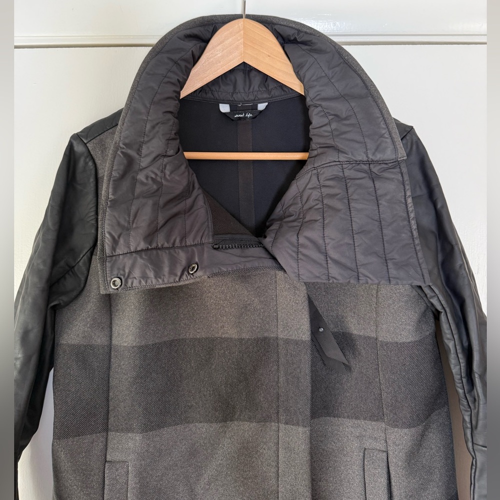 Lululemon Brisky Biker Sweat Life Faux Leather Black Soot Stripe Moto Jacket 8 - Picture 3 of 16